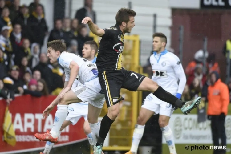 Sfeervolle derby vol doelpunten levert geen winnaar op