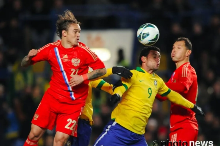 Schokkende beelden: ex-ploegmaat Carcela knalt met 170 km/u tegen lantaarnpaal!