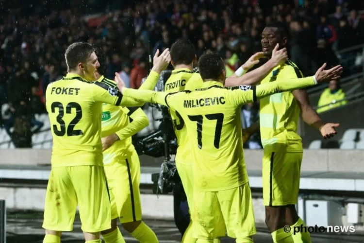 GE-WEL-DIG! Fans vragen, Buffalo's draaien: vieren richting het lege bezoekersvak