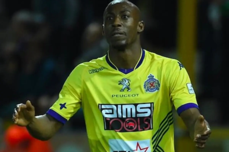 Reviewcommissie roept één speler op het matje, drie andere fases niet vervolgd