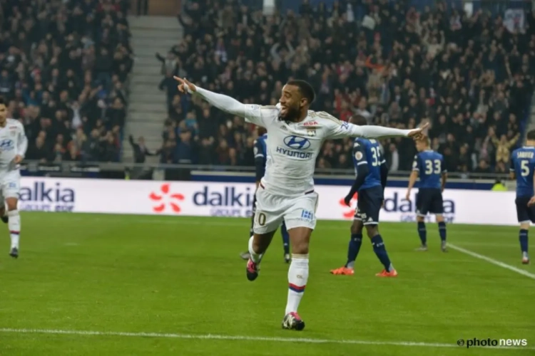 Lyon blijft ongeslagen, in de Bundesliga kan de nummer drie niet winnen van de laatste